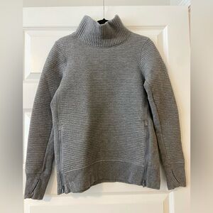 All in Motion funnel neck sweatshirt Xs